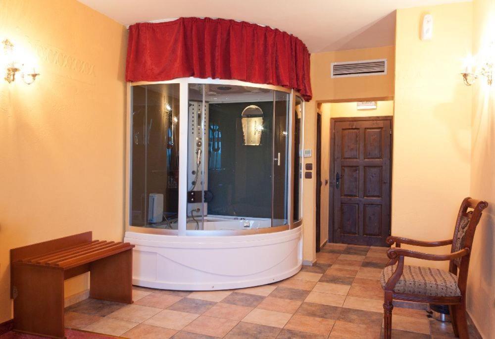 Kaloyanova Fortress Hotel Arbanaszi Szoba fotó